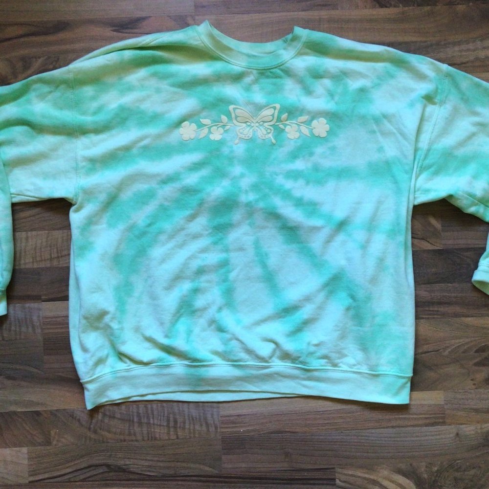 Tye-Dye butterfly graphic sweater